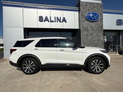 2022 Ford Explorer ST-Line