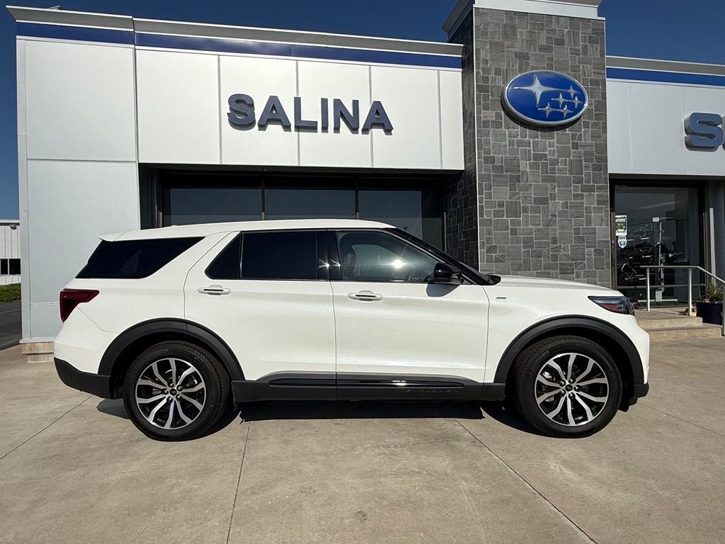2022 Ford Explorer ST-Line