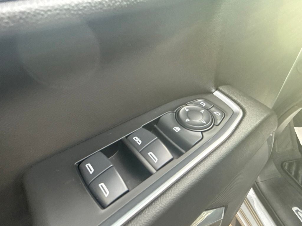 2025 Chevrolet Silverado 1500 LT LT1