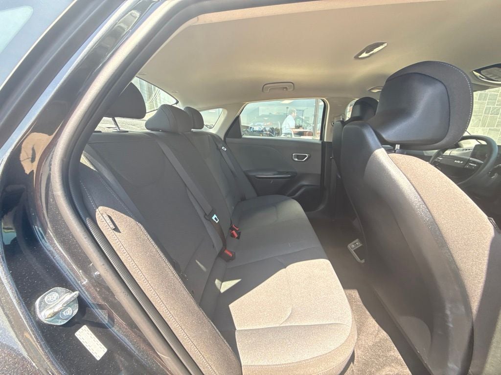 2025 Kia K4 LXS - Photo 11