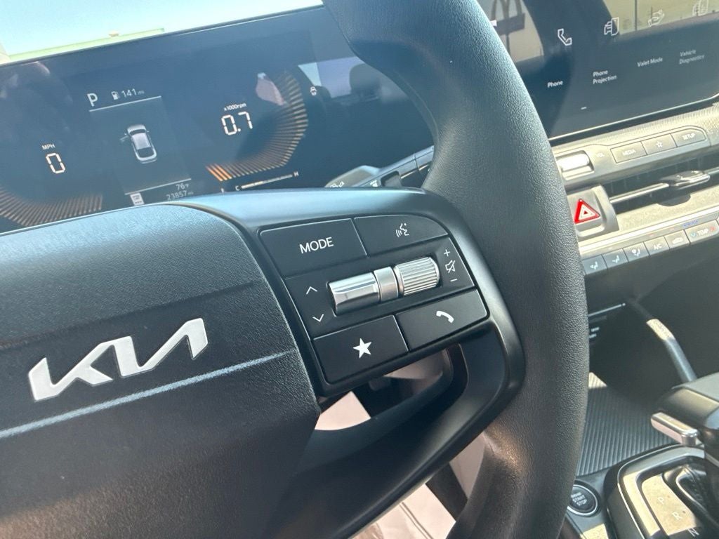 2025 Kia K4 LXS - Photo 17