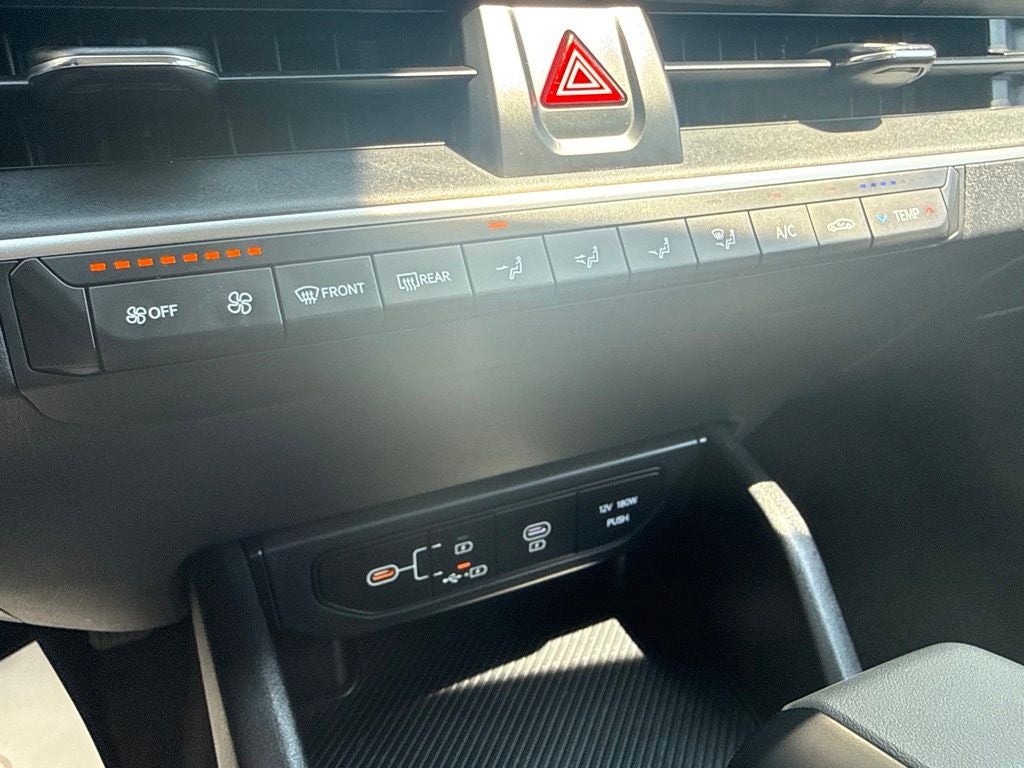 2025 Kia K4 LXS - Photo 21