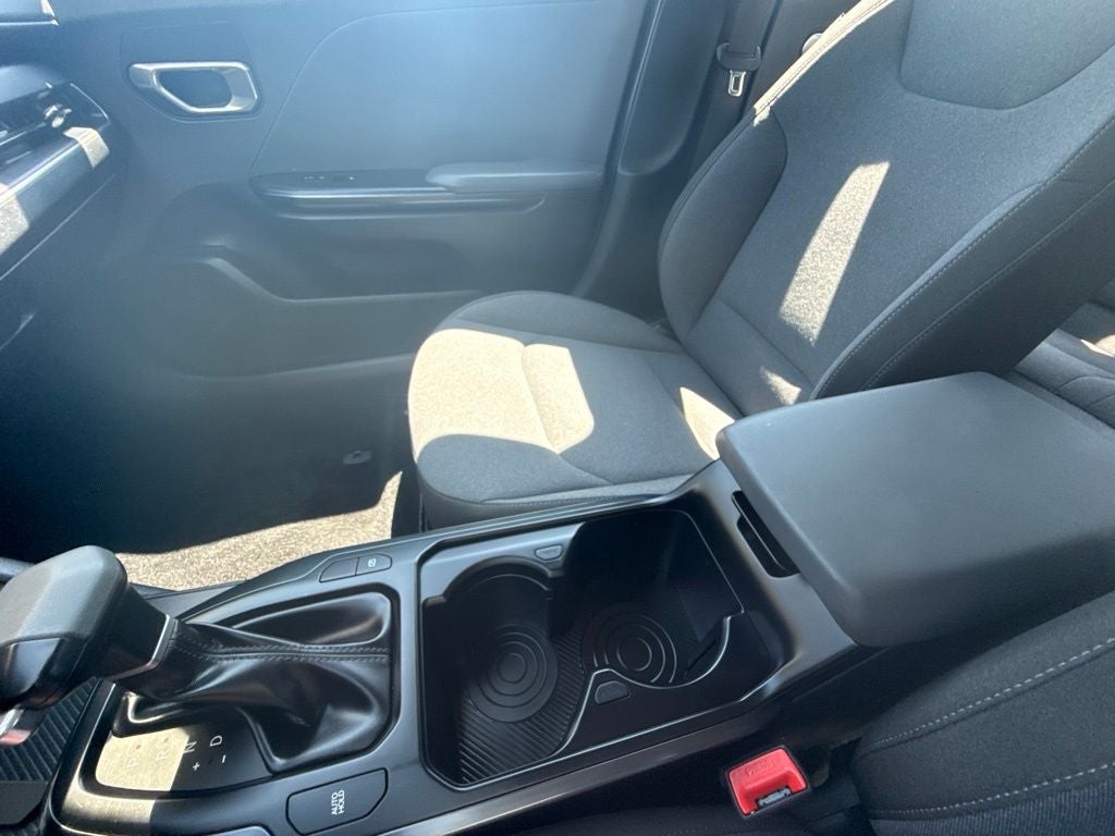 2025 Kia K4 LXS - Photo 23