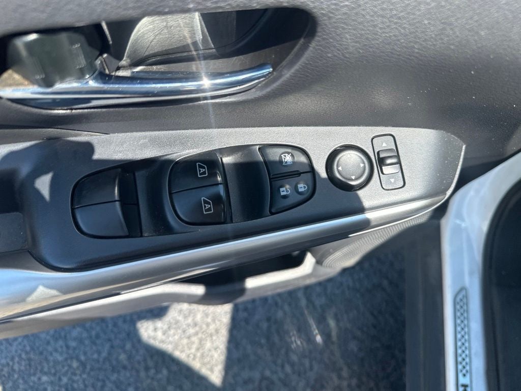 2019 Nissan Kicks SR