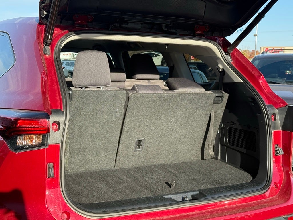 2022 Toyota Highlander LE