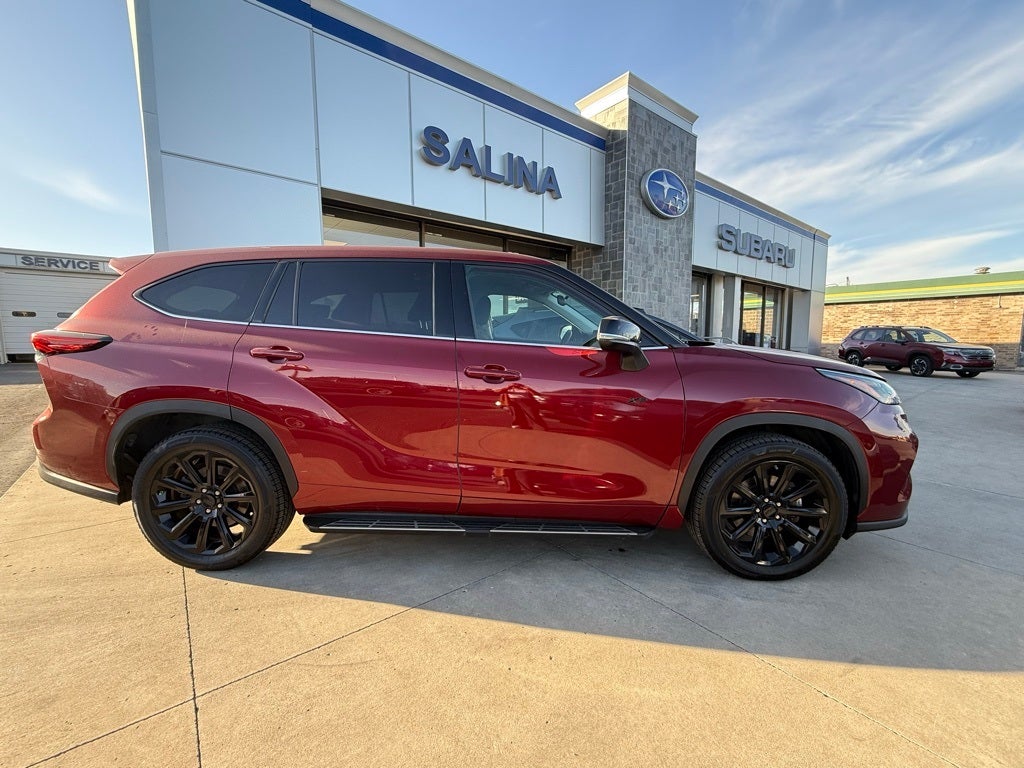 2022 Toyota Highlander LE