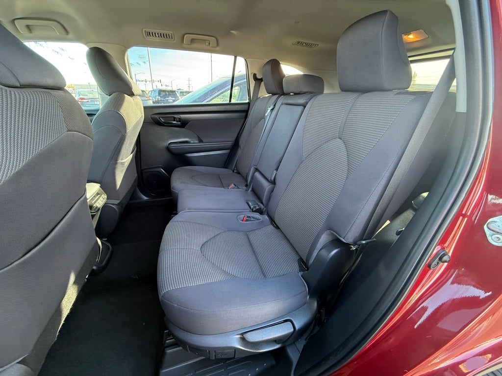 2022 Toyota Highlander LE