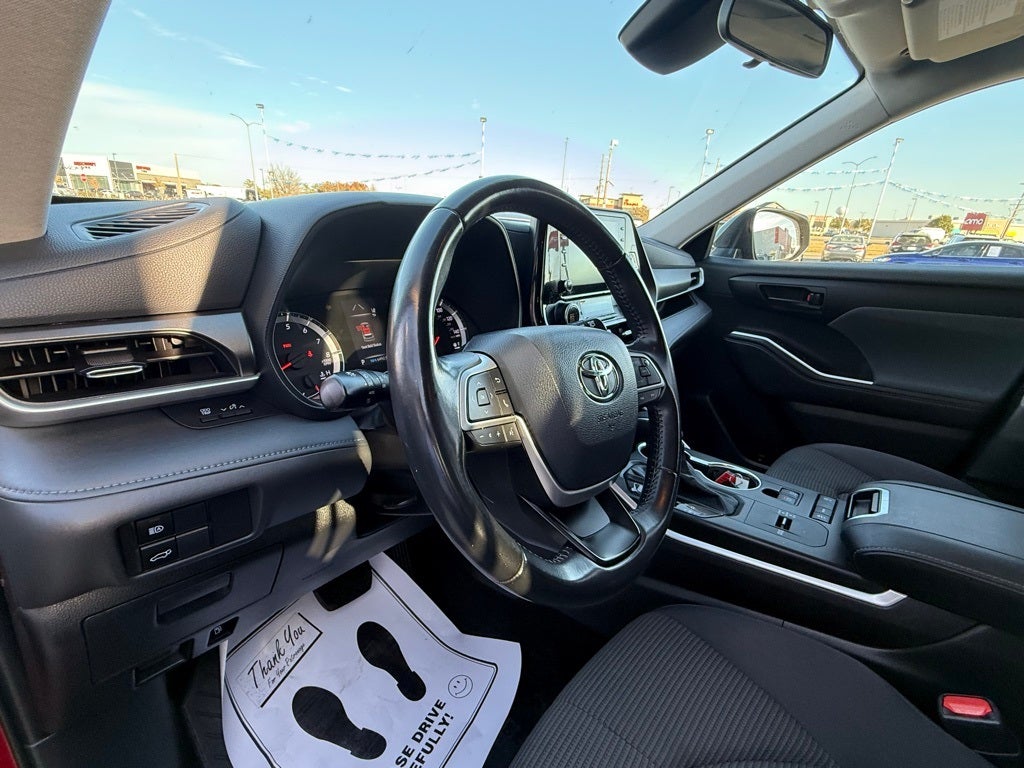 2022 Toyota Highlander LE