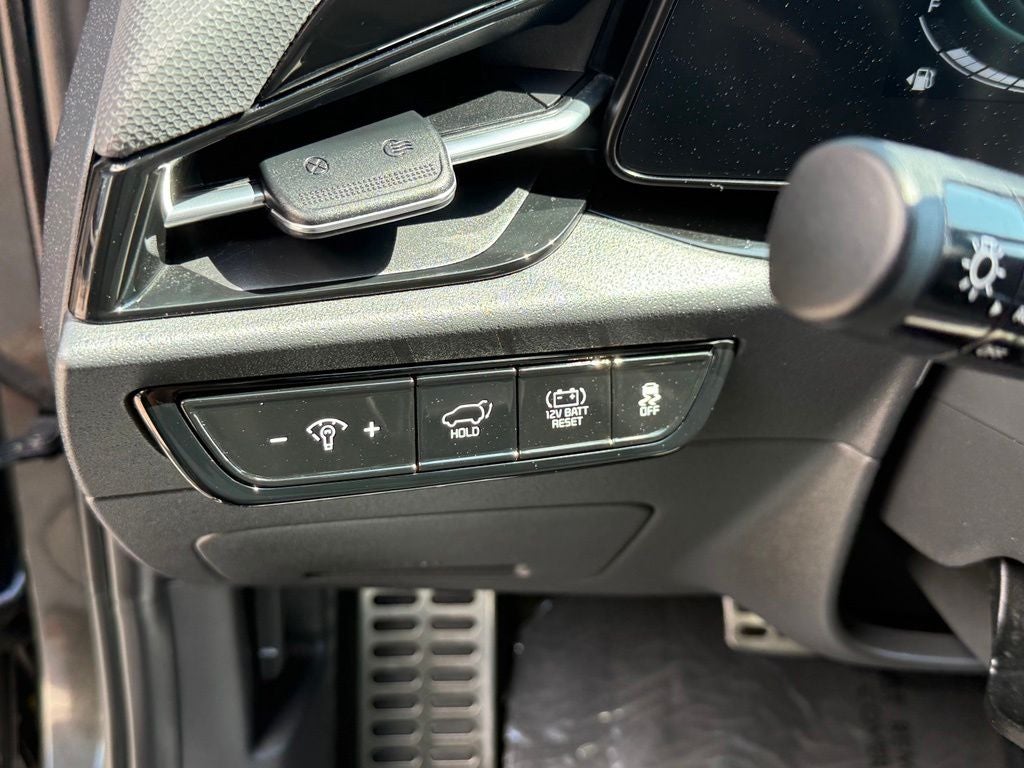 2023 Kia Niro SX Touring